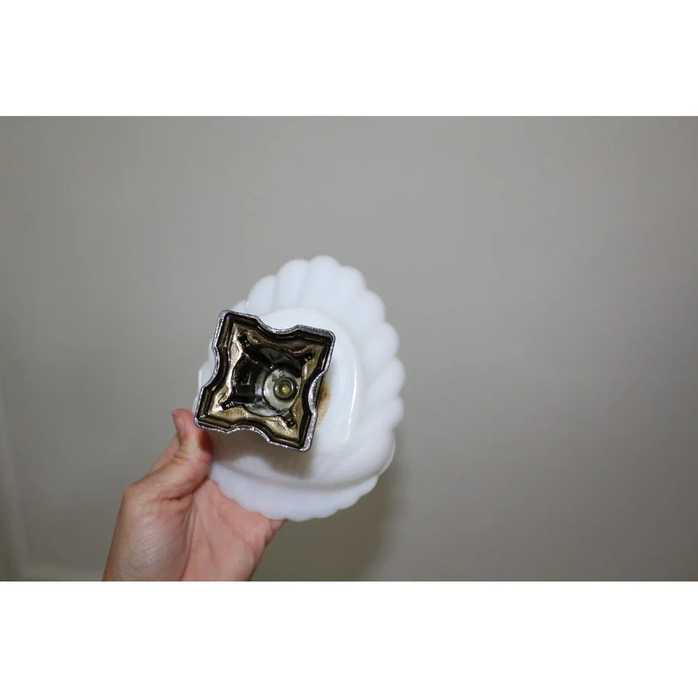 VTG Milk Glass Shell Soap Dish Ornate Silver Pedestal‎ Base Trinket Bowl